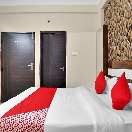 Hotel O Zodiac Индаур Экстерьер фото