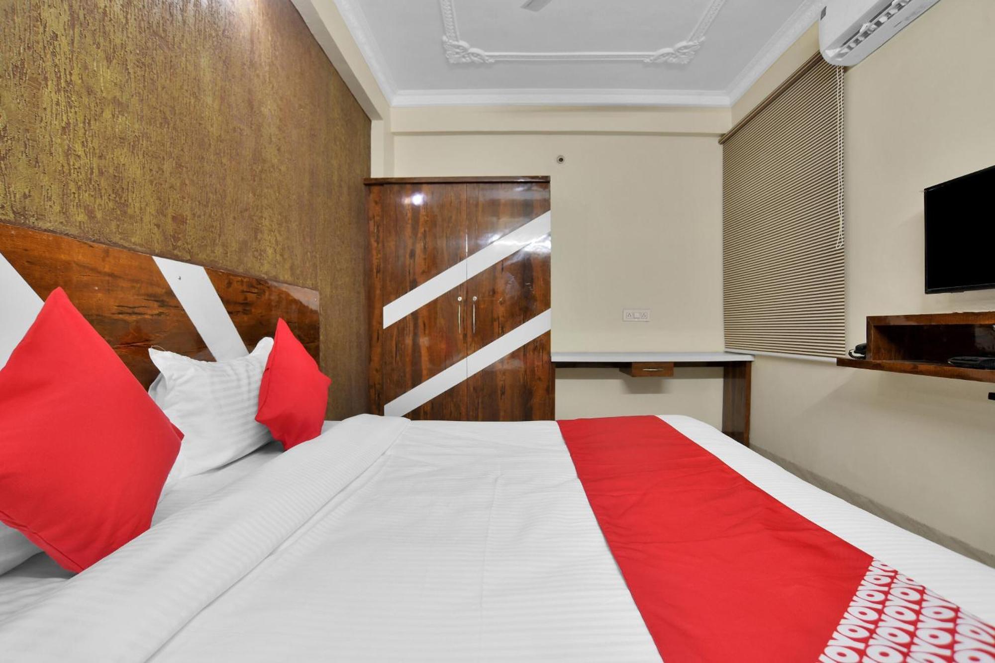 Hotel O Zodiac Индаур Экстерьер фото